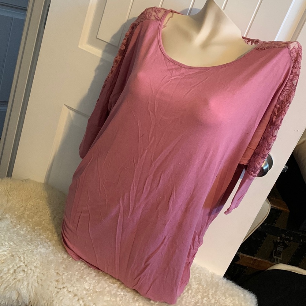 Rose coloured top